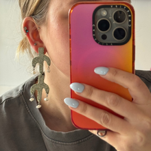 Load image into Gallery viewer, ARIZONA sädelevad helerohelised kõrvarõngad