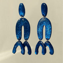 Load image into Gallery viewer, Disco Lobster tumesinised suured kõrvarõngad