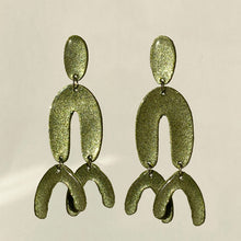 Load image into Gallery viewer, Disco Lobster helerohelised suured kõrvarõngad