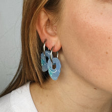 Load image into Gallery viewer, hoji AVO helesinised kõrvarõngad