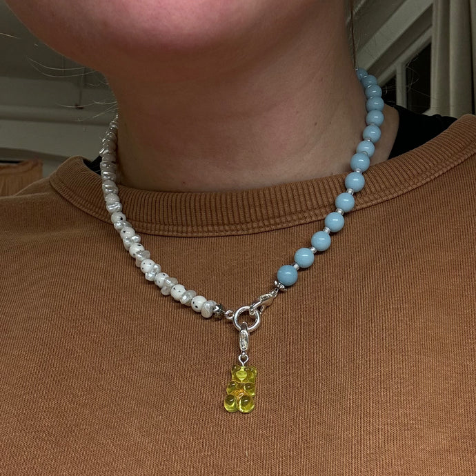 SO ROYAL helesinine kaelakee